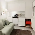 PARIS AUTHENTIC HOUSE 2 Maisons 1 studio ideale pour groupes, capacité 30 personnes