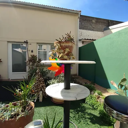 Authentic House 2 Maisons 1 Ideale Pour Groupes, Capacité 30 Personnes