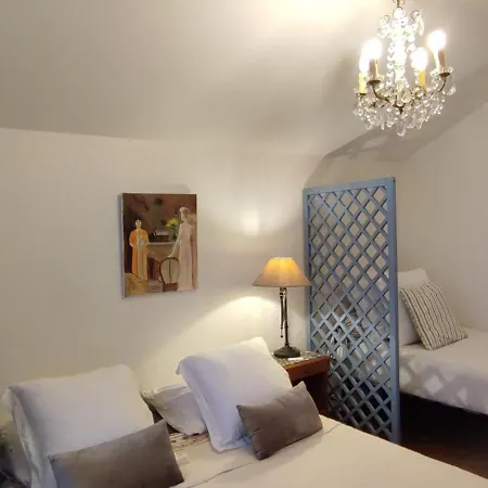 Authentic House 2 Maisons 1 Ideale Pour Groupes, Capacité 30 Personnes Casa vacanze