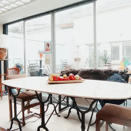 Casa vacanze Authentic House 2 Maisons 1 Ideale Pour Groupes, Capacité 30 Personnes