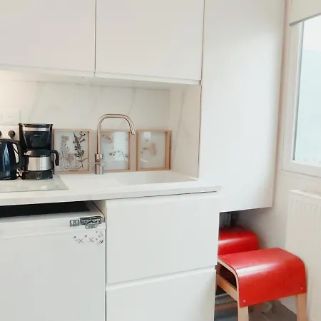 Authentic House 2 Maisons 1 Ideale Pour Groupes, Capacité 30 Personnes Casa vacanze Parigi